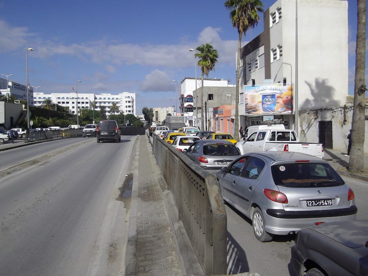 9 Avril - Direction Bab Saadoun en face de l'hôpital d'enfants