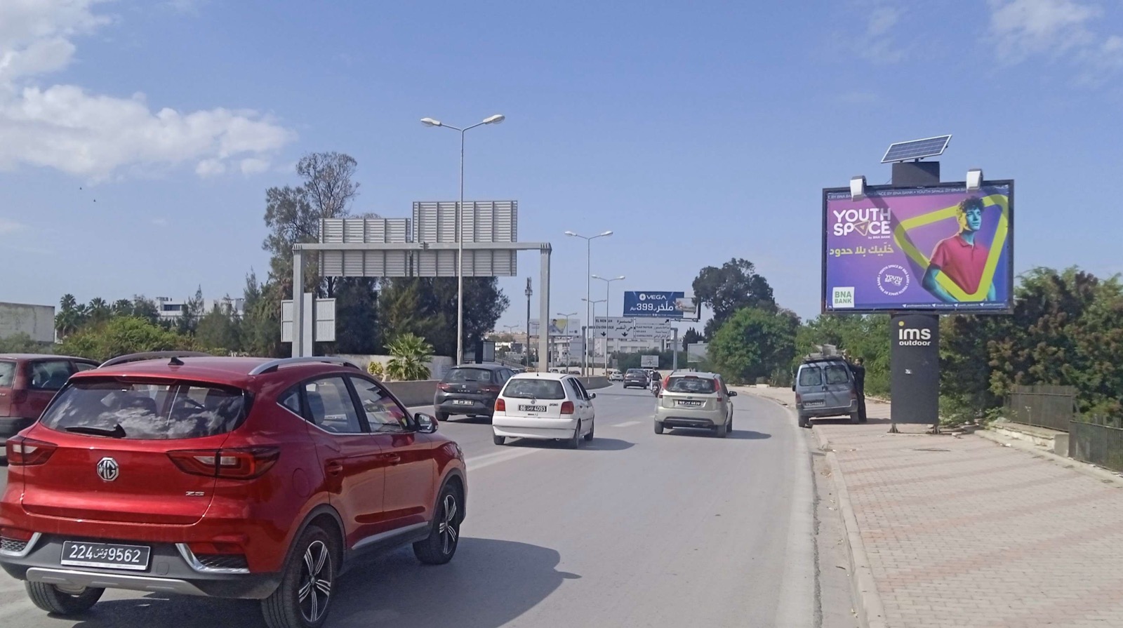 Route x2 niveau Siège UTICA direction el Menezah & Place Pasteur