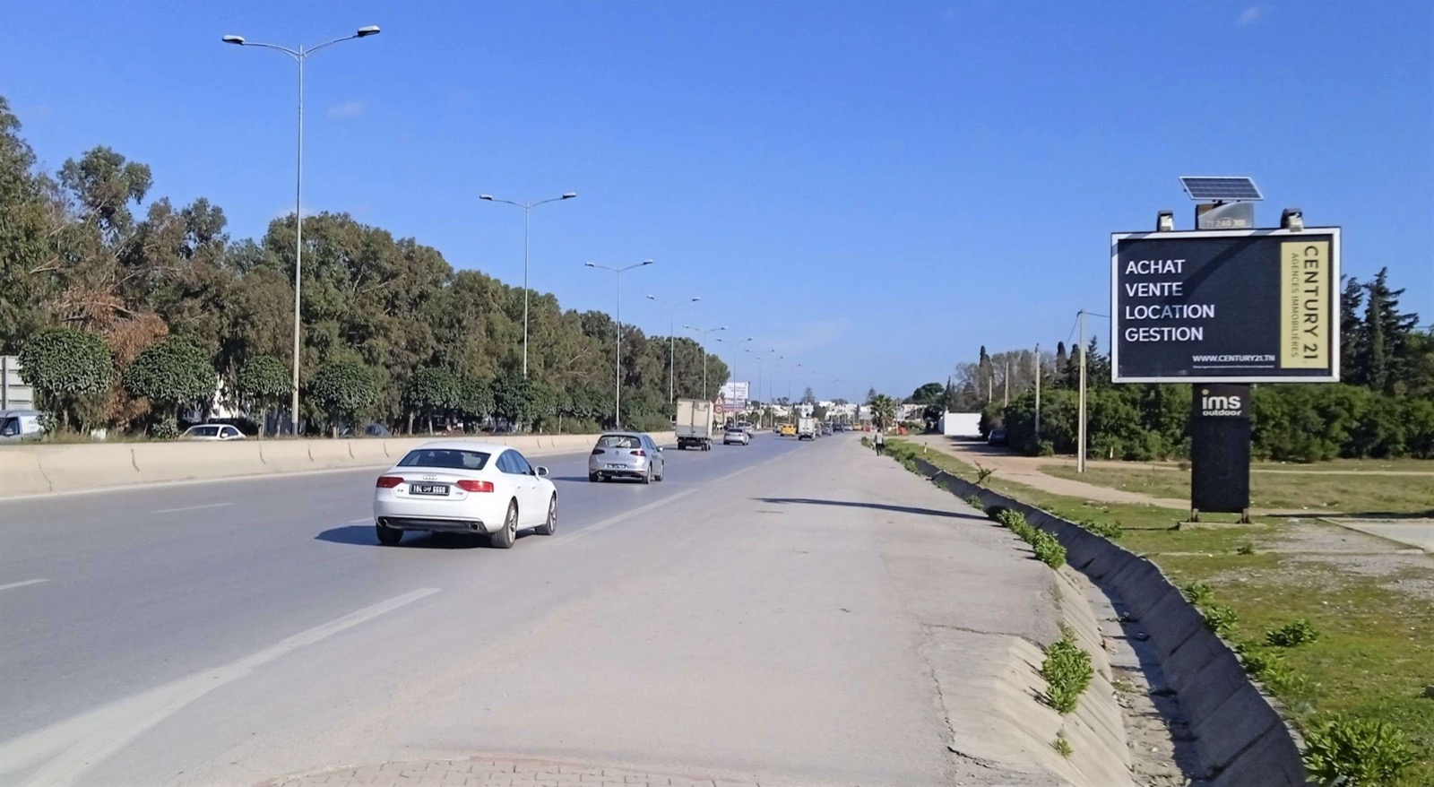 Route GP9 direction la Marsa niveau Tennis club La Marsa avant…